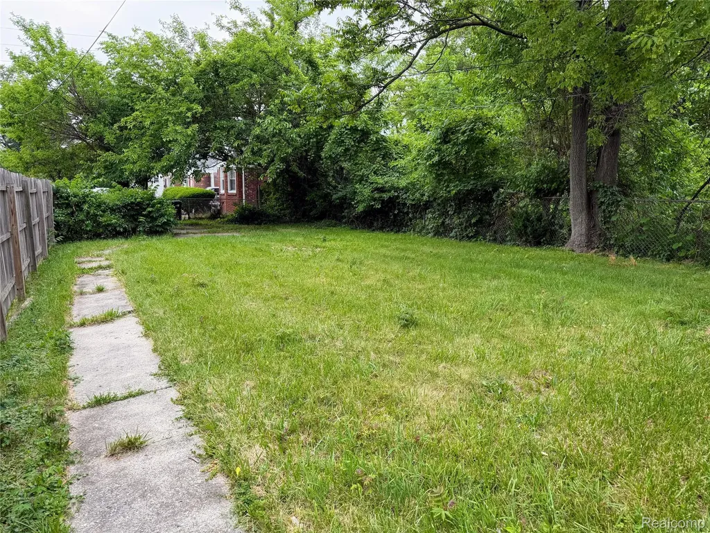 14903 Woodmont Avenue Detroit City MI 48227