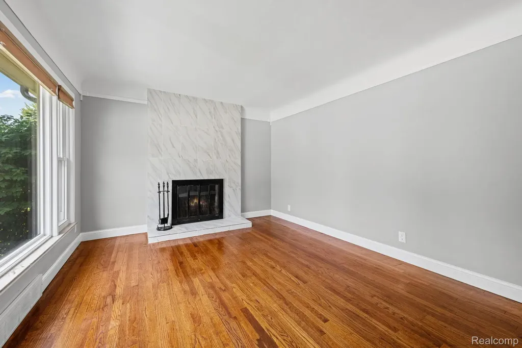 20700 Damman Street Harper Woods City MI 48225