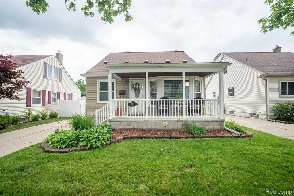 2252 Tyler Avenue Berkley City MI 48072