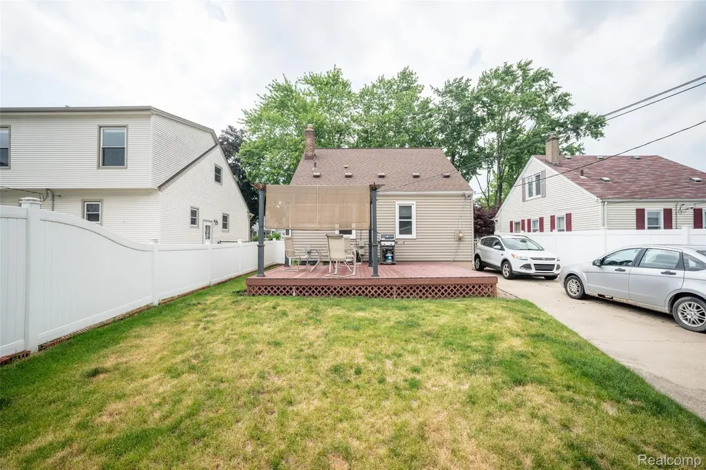 2252 Tyler Avenue Berkley City MI 48072