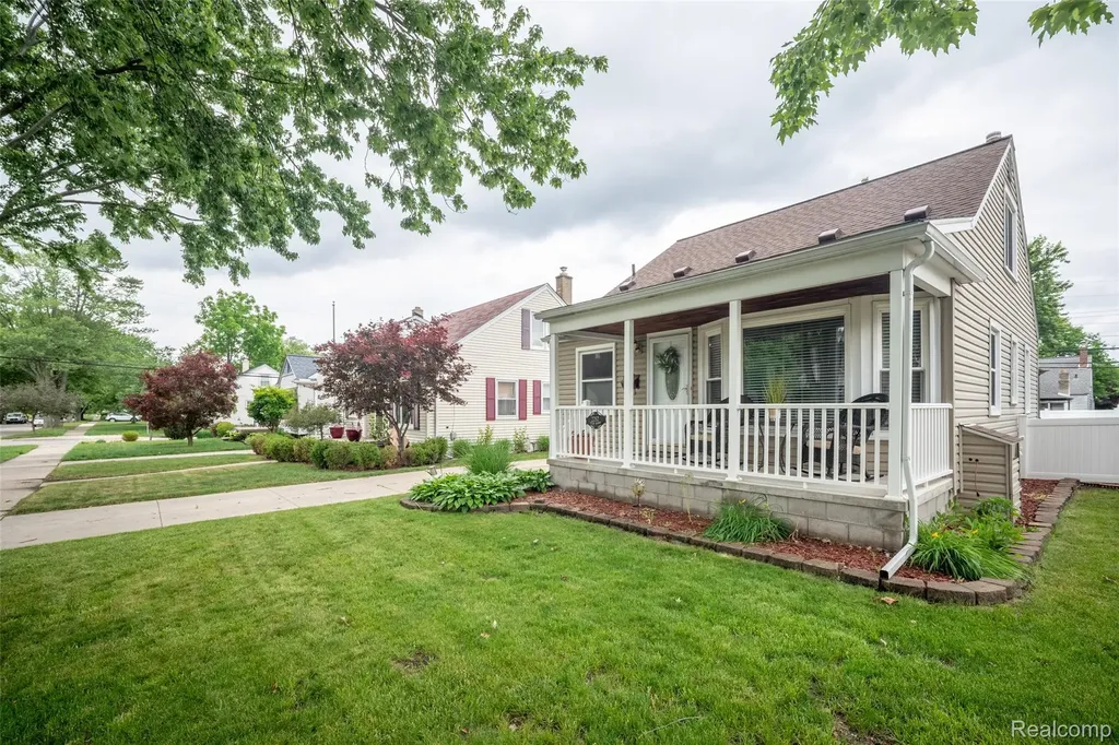 2252 Tyler Avenue Berkley City MI 48072