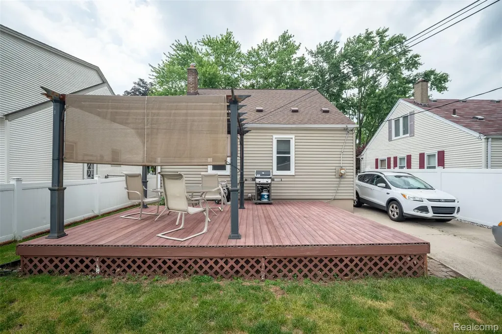 2252 Tyler Avenue Berkley City MI 48072