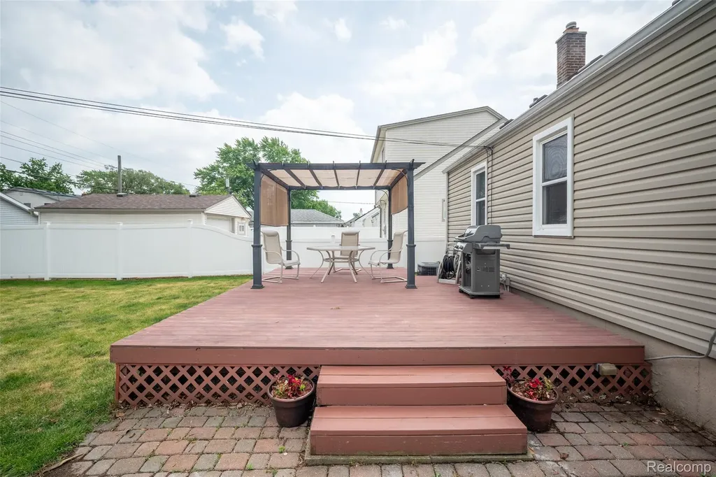 2252 Tyler Avenue Berkley City MI 48072
