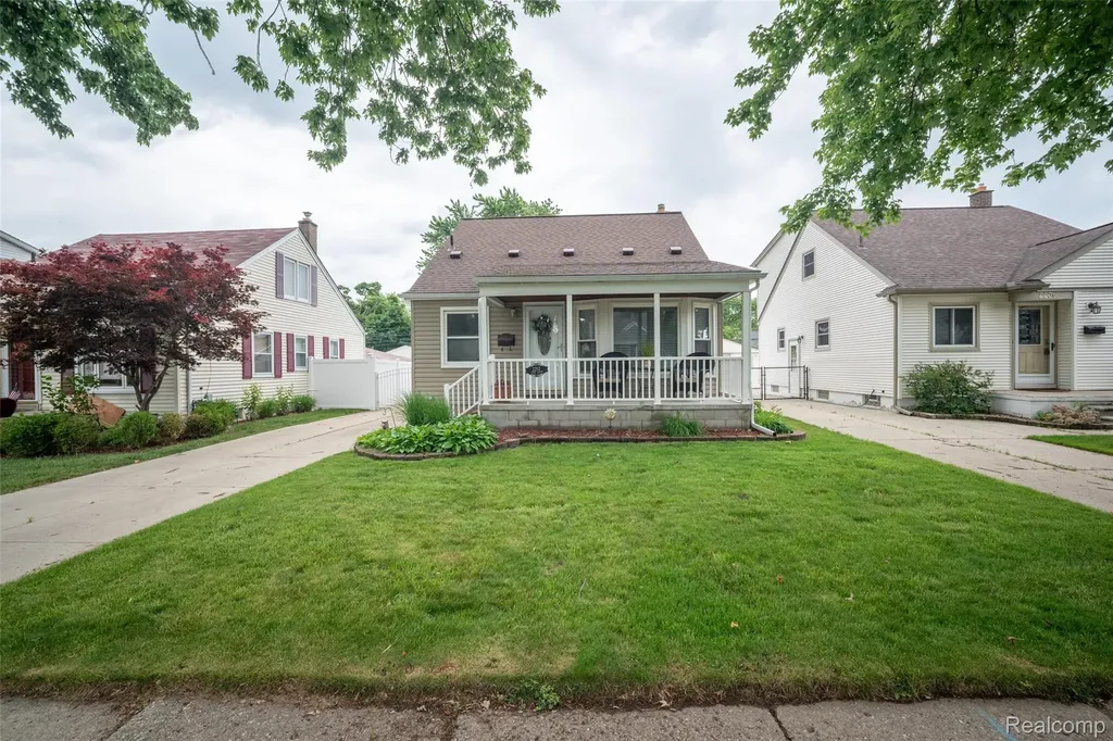 2252 Tyler Avenue Berkley City MI 48072