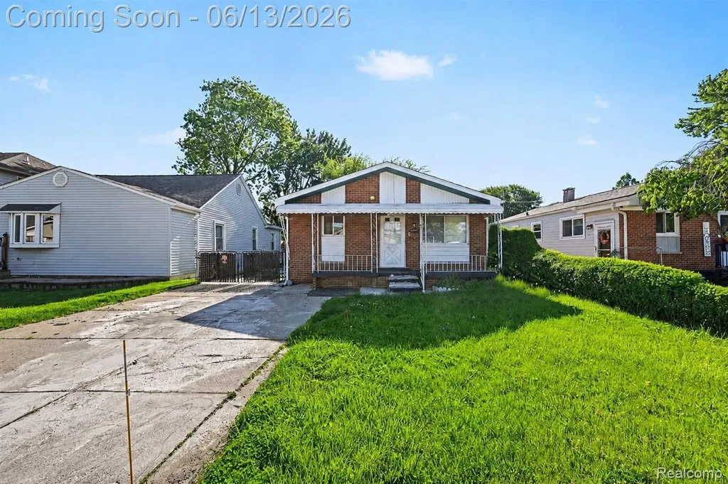 32000 Saint Margaret Street St. Clair Shores City MI 48082