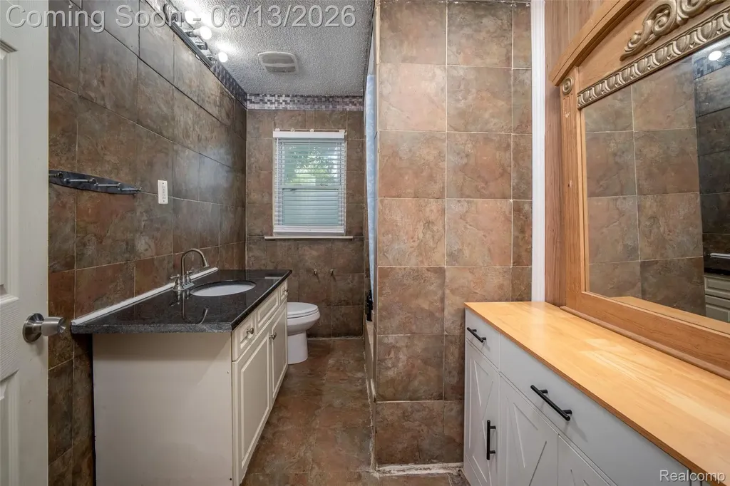 10760 Troy Street Oak Park City MI 48237