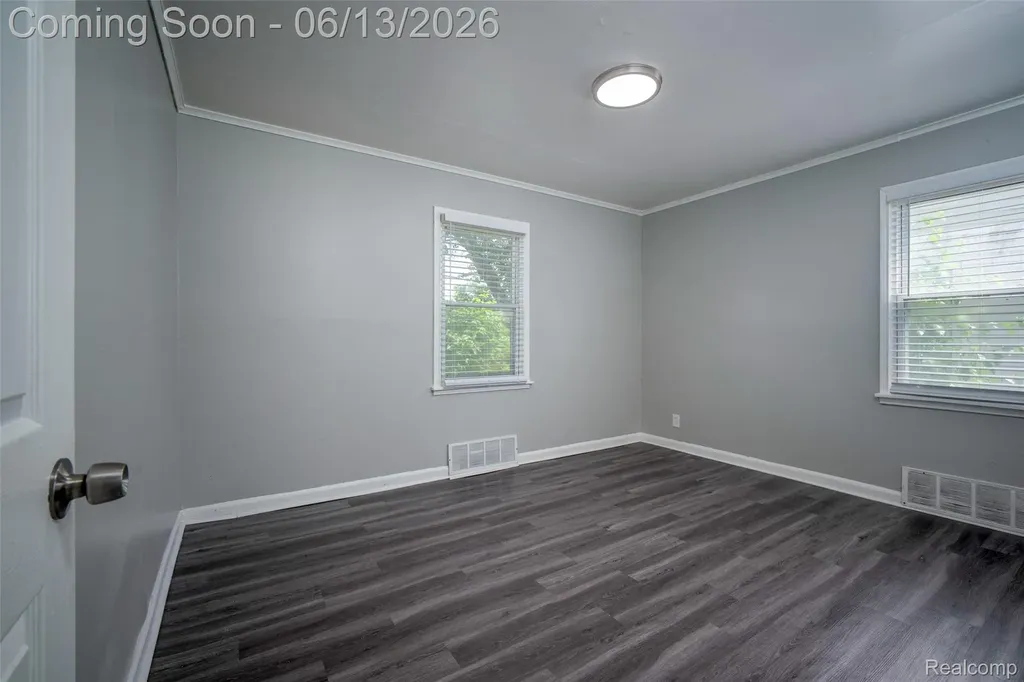10760 Troy Street Oak Park City MI 48237