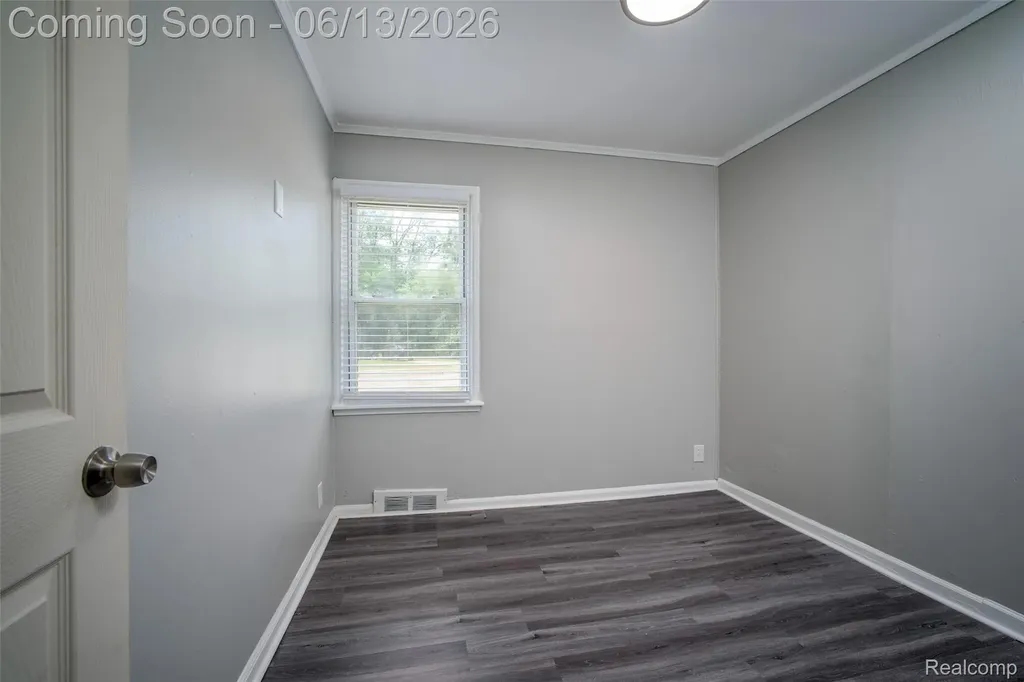 10760 Troy Street Oak Park City MI 48237