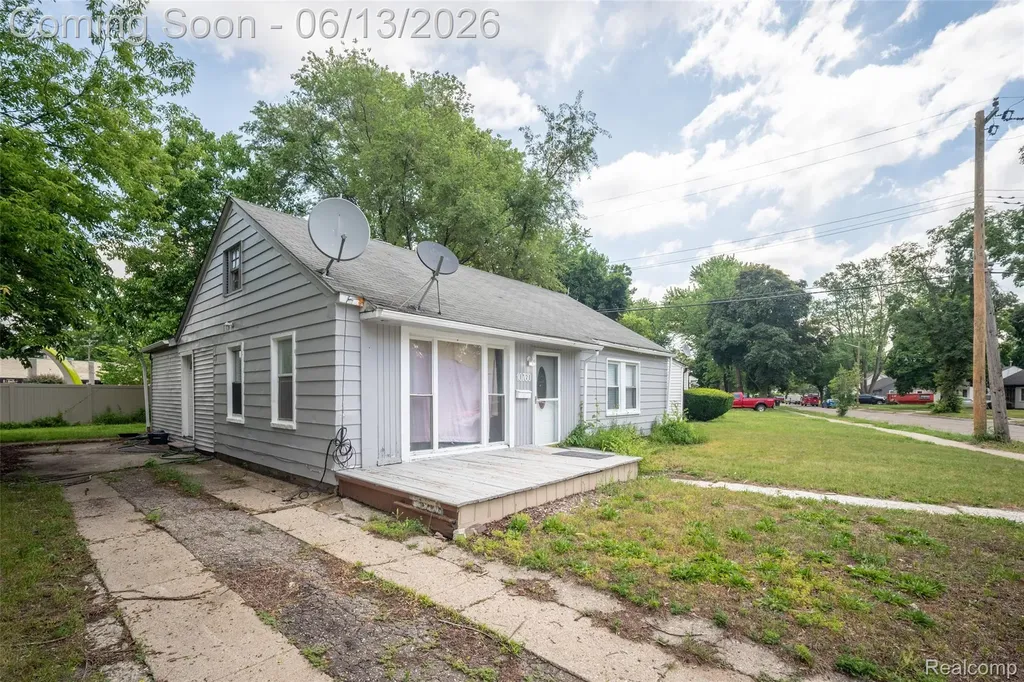 10760 Troy Street Oak Park City MI 48237