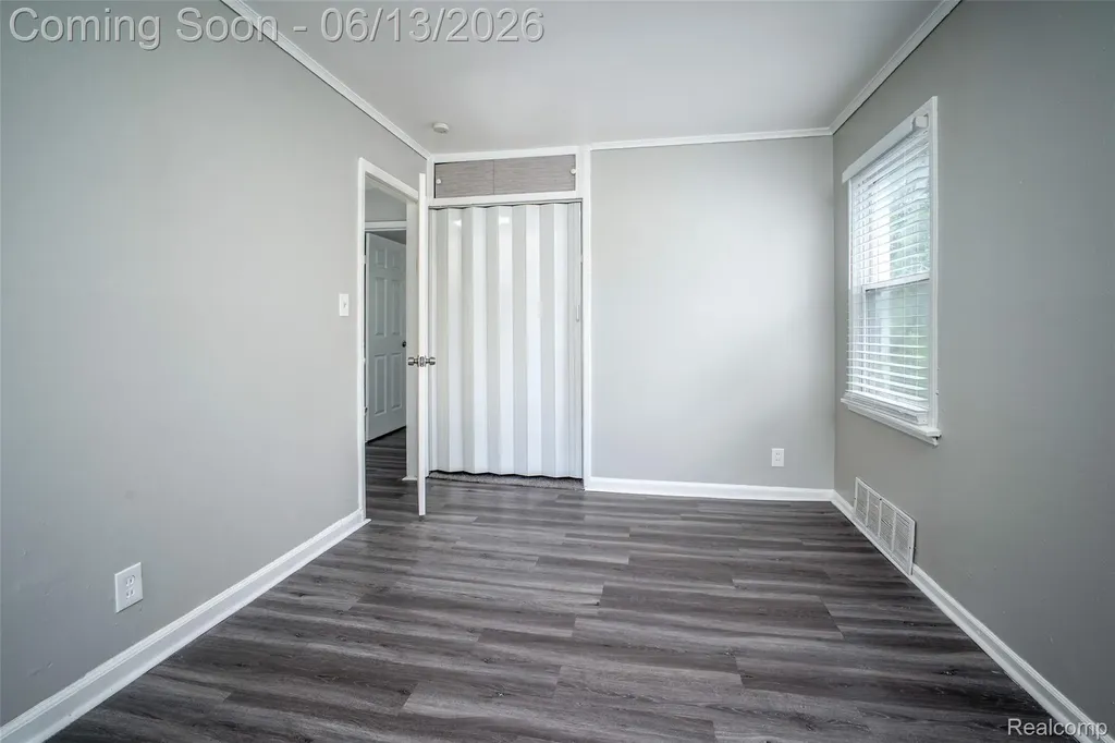 10760 Troy Street Oak Park City MI 48237