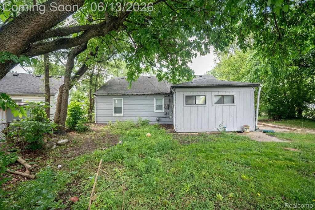 10760 Troy Street Oak Park City MI 48237