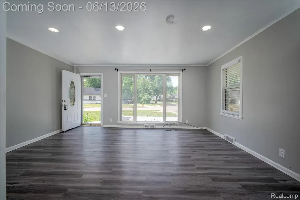 10760 Troy Street Oak Park City MI 48237