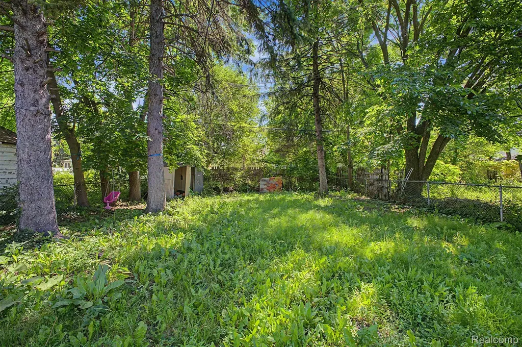 6438 Archdale Street Detroit City MI 48228