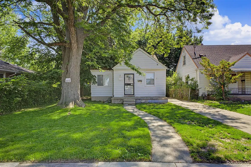 6438 Archdale Street Detroit City MI 48228