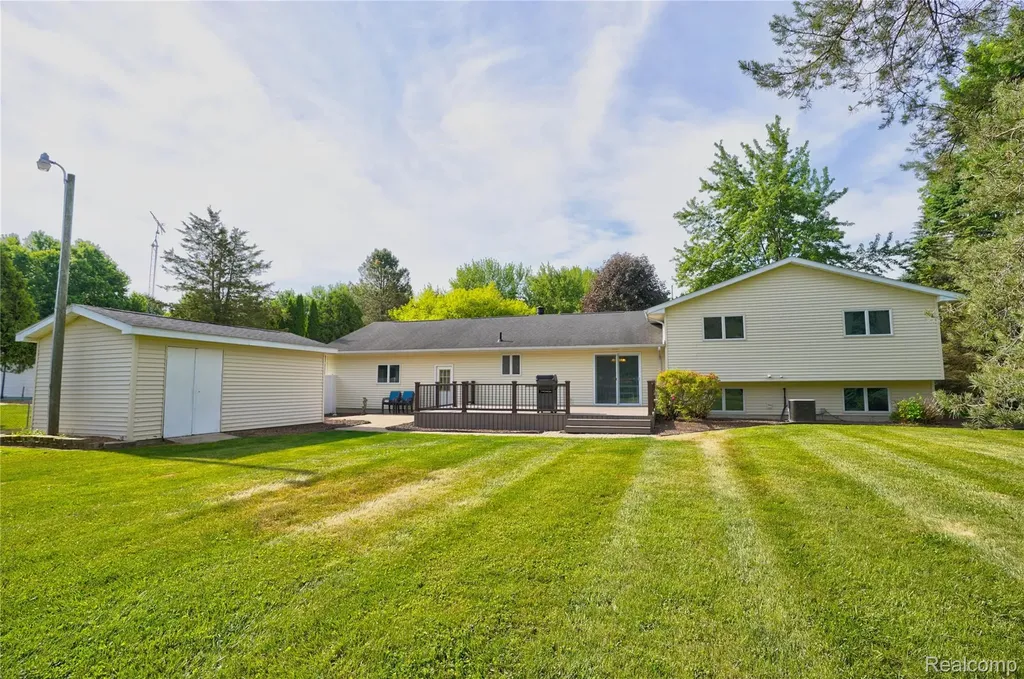 1055 E Hollywood Boulevard Thetford Township MI 48420