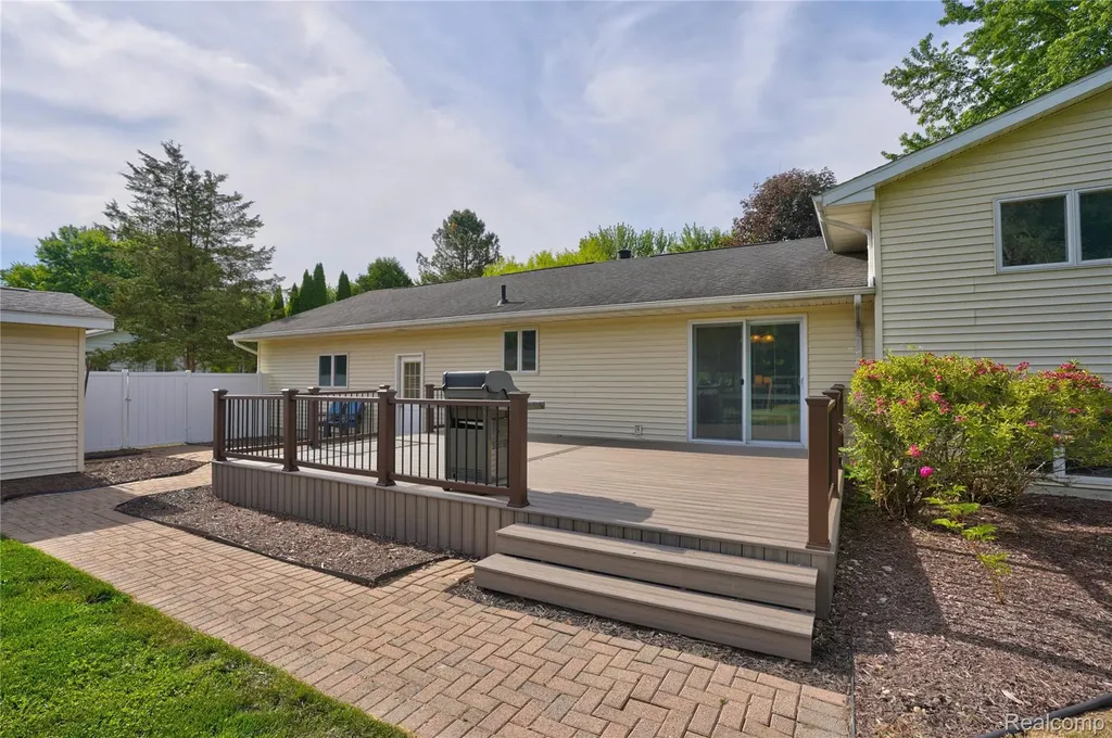1055 E Hollywood Boulevard Thetford Township MI 48420