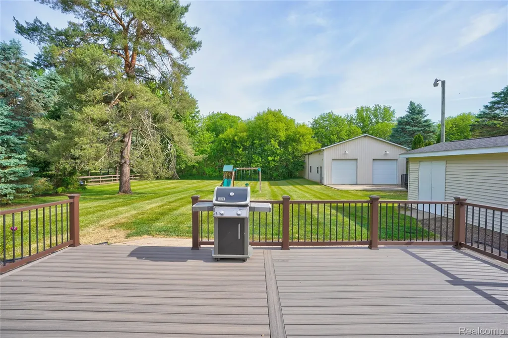 1055 E Hollywood Boulevard Thetford Township MI 48420