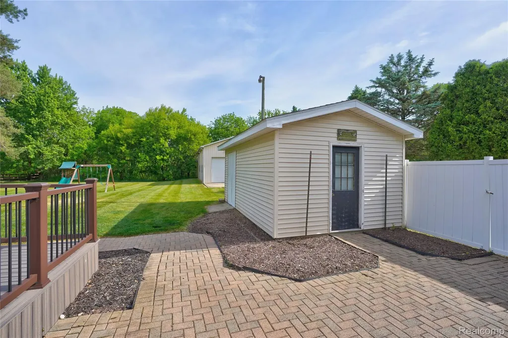 1055 E Hollywood Boulevard Thetford Township MI 48420