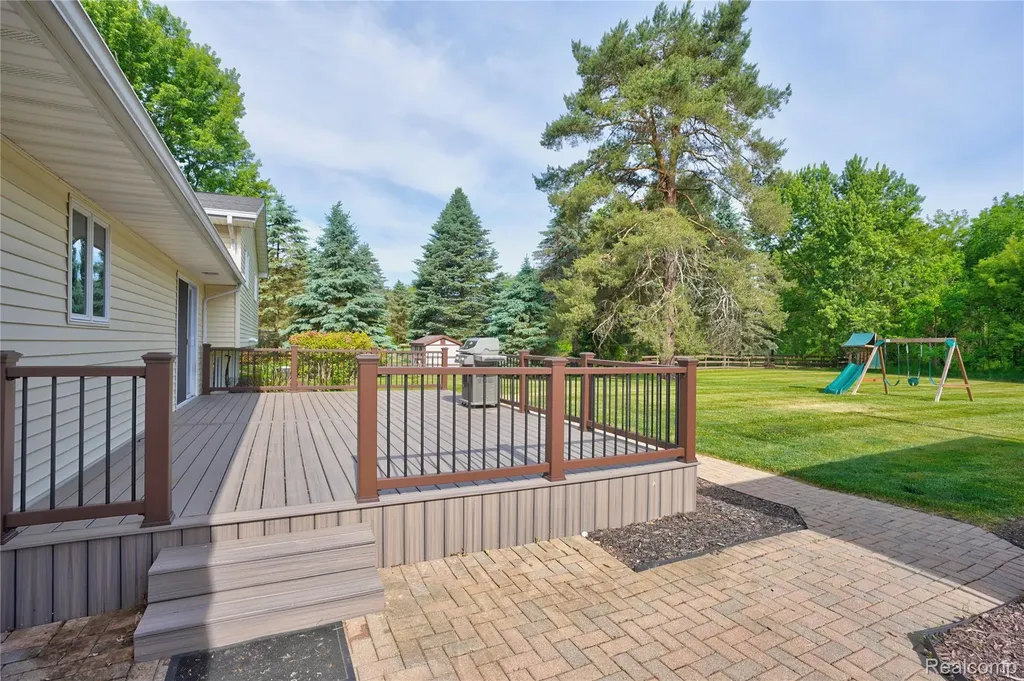 1055 E Hollywood Boulevard Thetford Township MI 48420