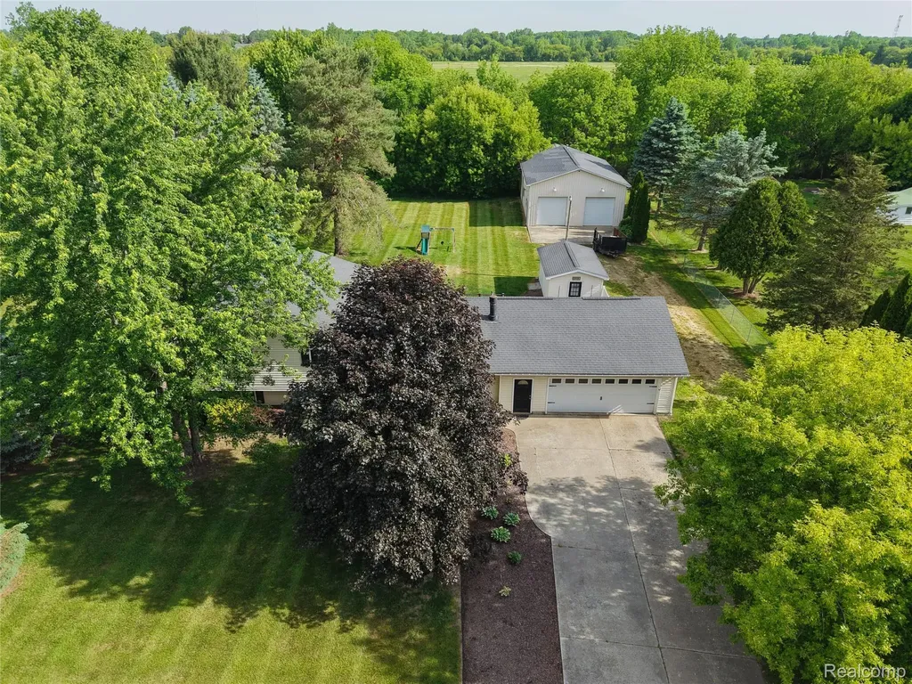 1055 E Hollywood Boulevard Thetford Township MI 48420