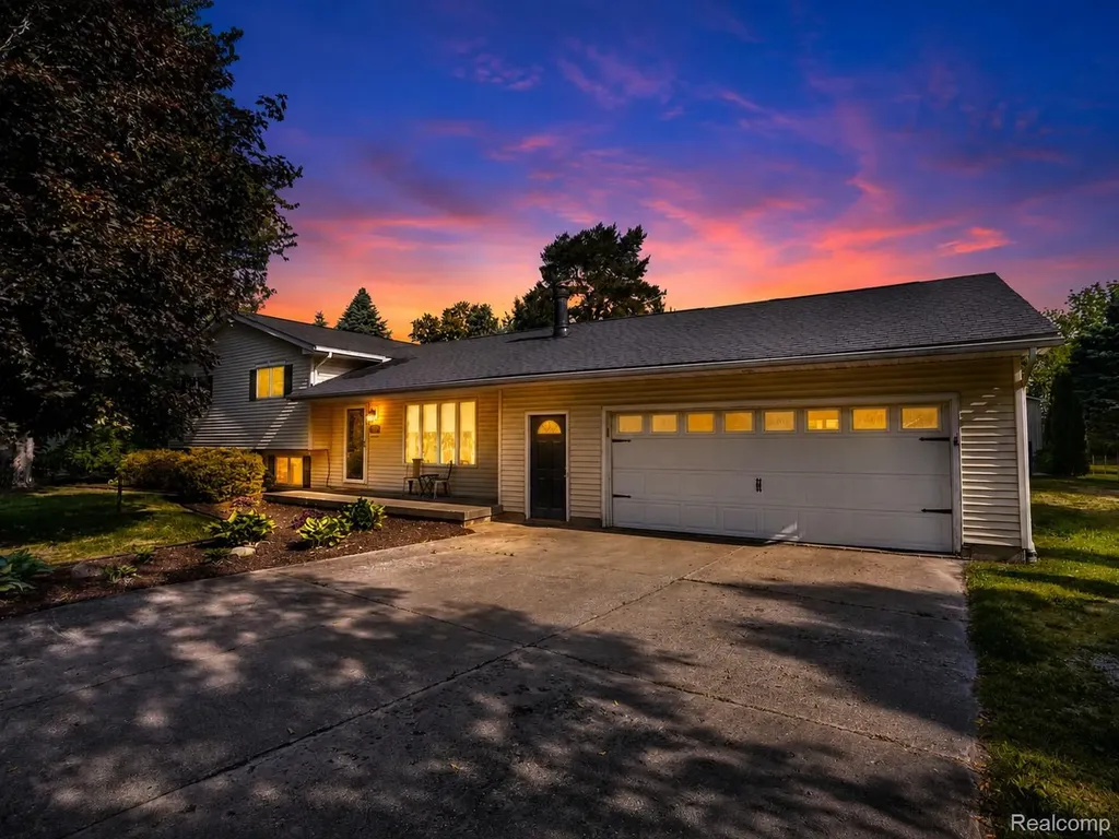 1055 E Hollywood Boulevard Thetford Township MI 48420