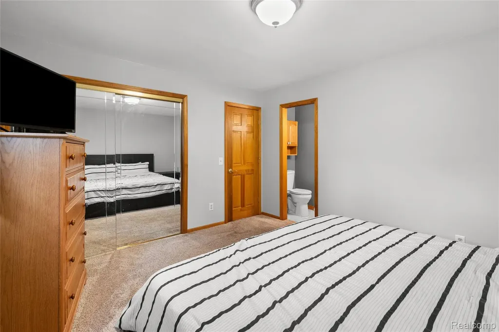 1055 E Hollywood Boulevard Thetford Township MI 48420