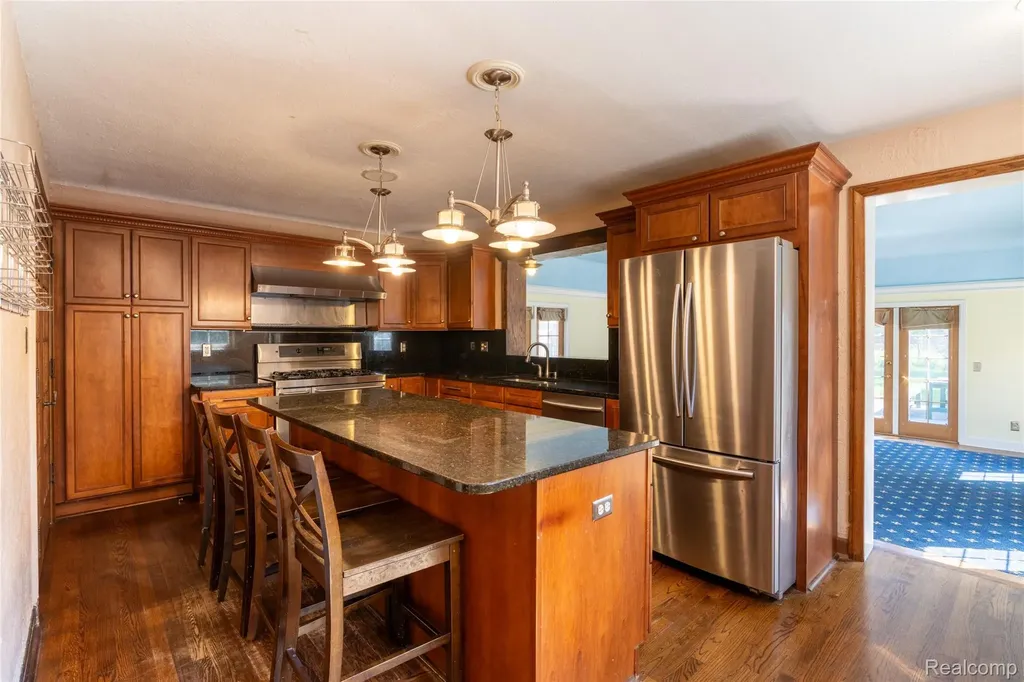 1481 Oxford Road Grosse Pointe Woods City MI 48236