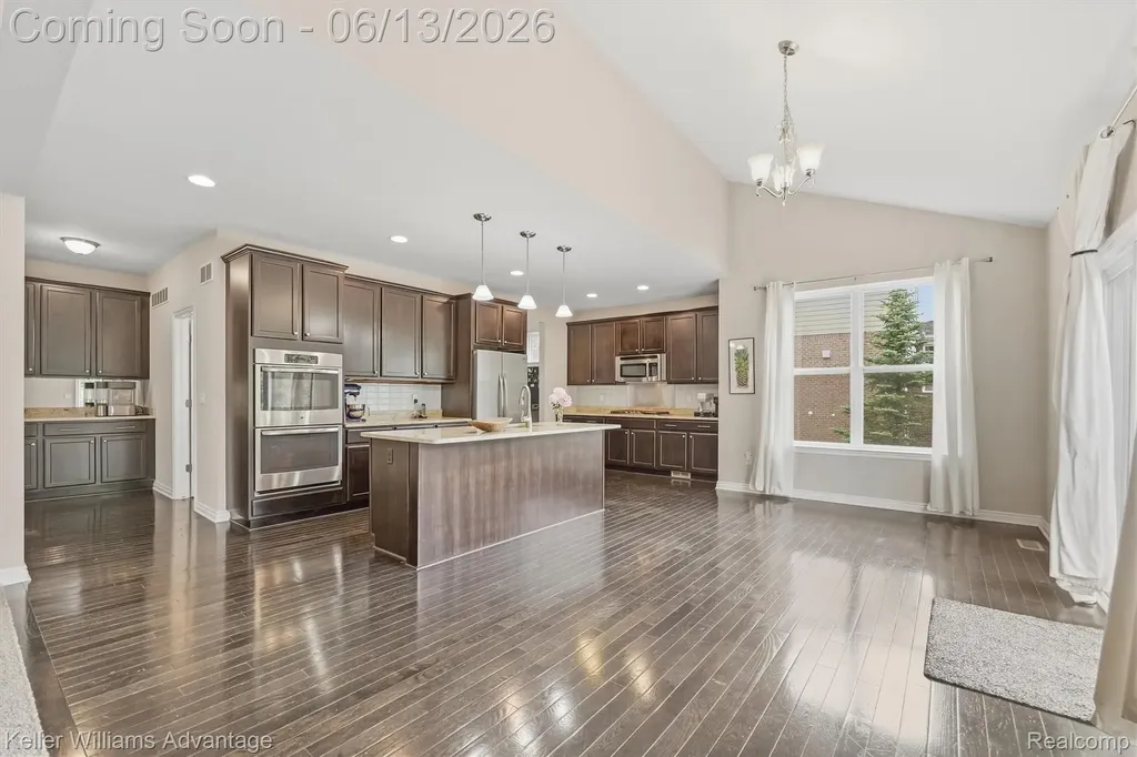23740 Stoneleigh Drive Lyon Charter Township MI 48178