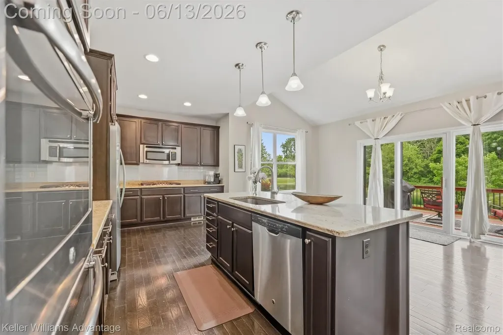 23740 Stoneleigh Drive Lyon Charter Township MI 48178
