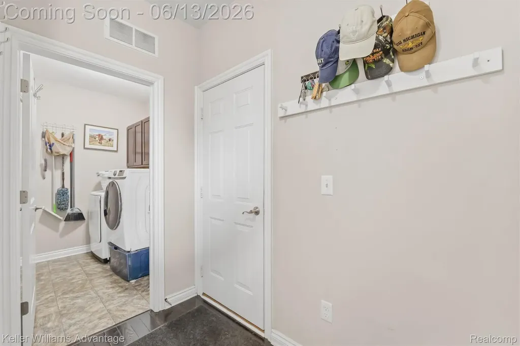 23740 Stoneleigh Drive Lyon Charter Township MI 48178