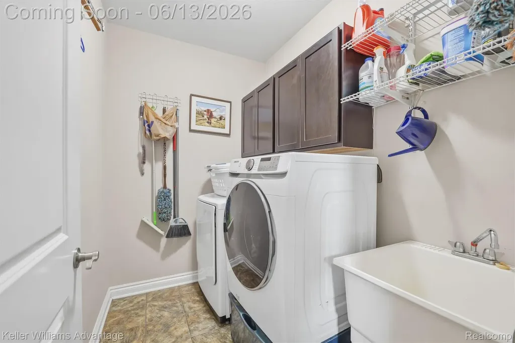 23740 Stoneleigh Drive Lyon Charter Township MI 48178