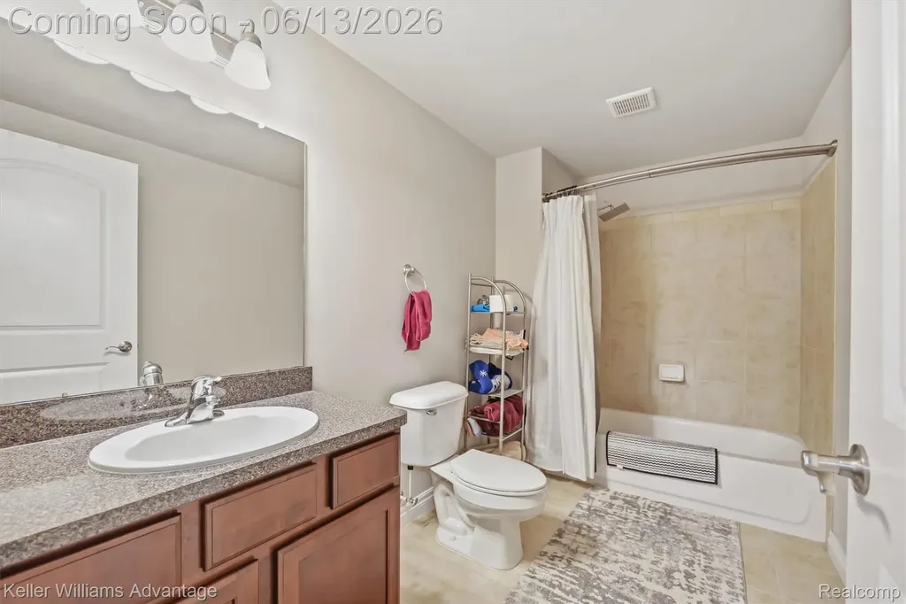 23740 Stoneleigh Drive Lyon Charter Township MI 48178