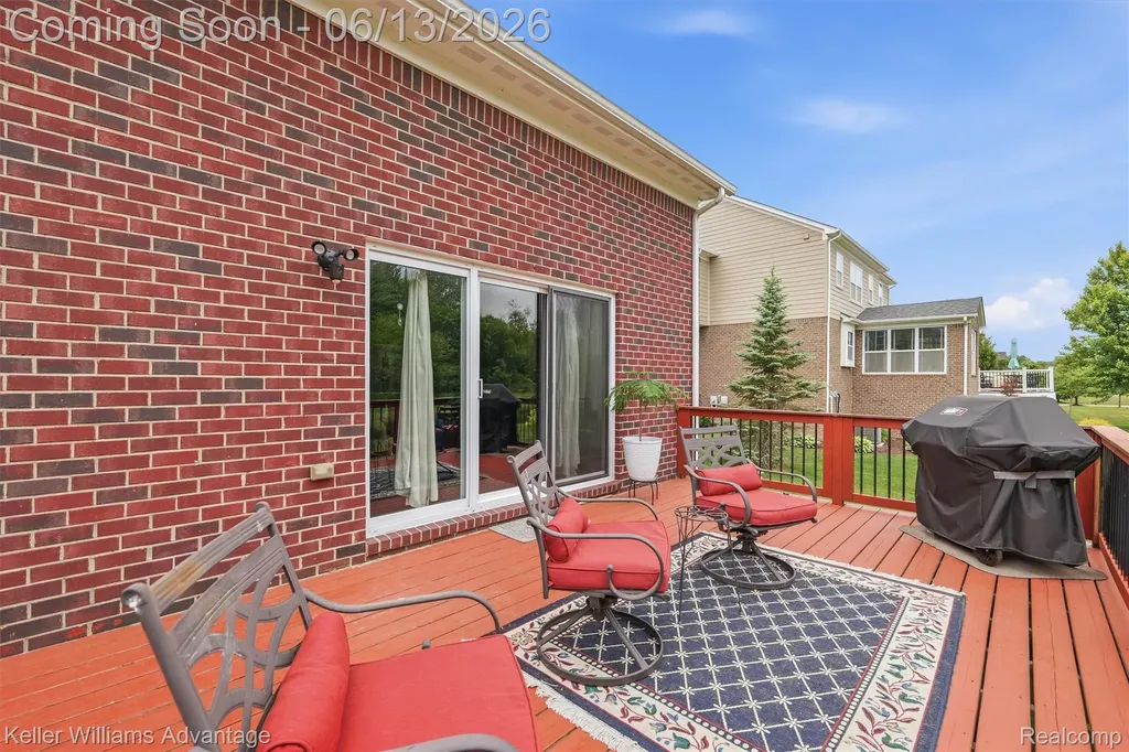 23740 Stoneleigh Drive Lyon Charter Township MI 48178