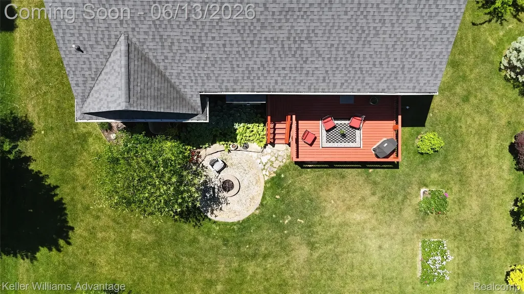 23740 Stoneleigh Drive Lyon Charter Township MI 48178