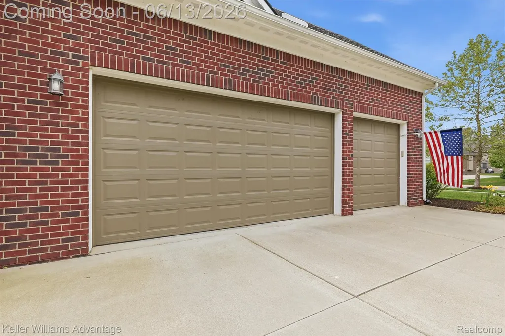 23740 Stoneleigh Drive Lyon Charter Township MI 48178