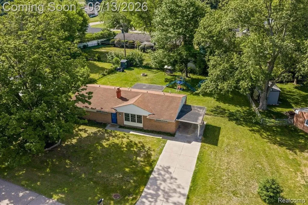 1746 Ashstan Drive Walled Lake City MI 48390