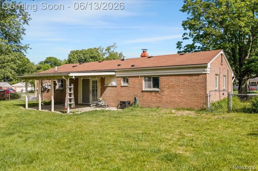 1746 Ashstan Drive Walled Lake City MI 48390