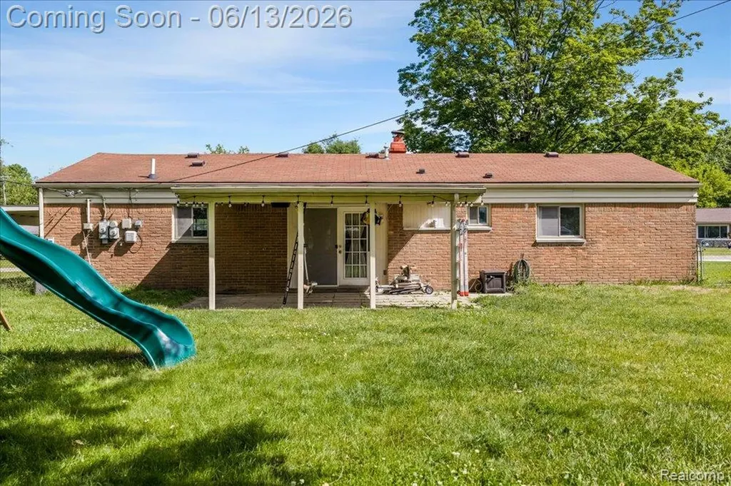 1746 Ashstan Drive Walled Lake City MI 48390