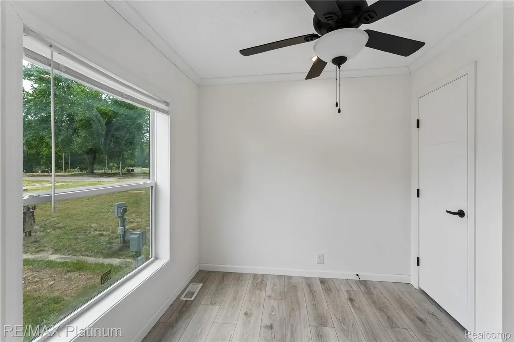 17 Sunset Lane Fenton Charter Township MI 48430