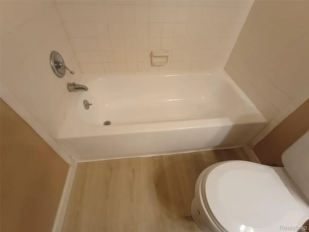 112 Stratford Lane Rochester Hills City MI 48309