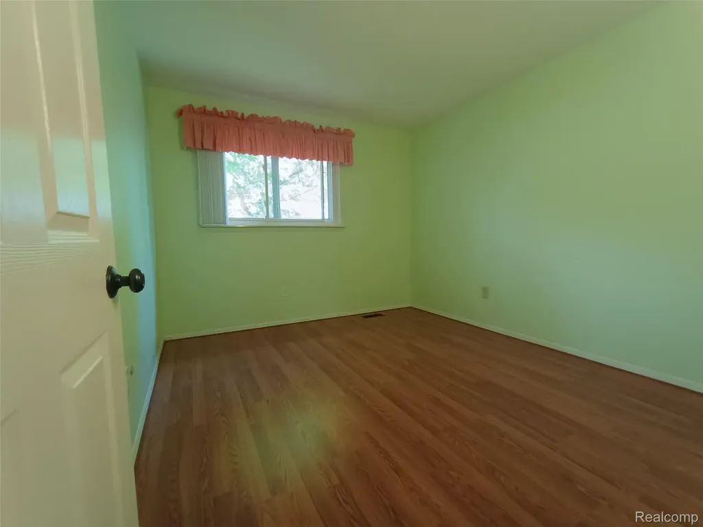 112 Stratford Lane Rochester Hills City MI 48309