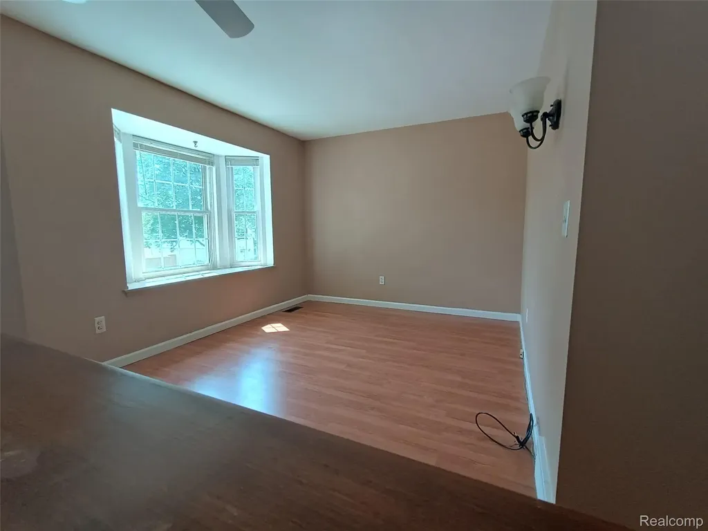112 Stratford Lane Rochester Hills City MI 48309