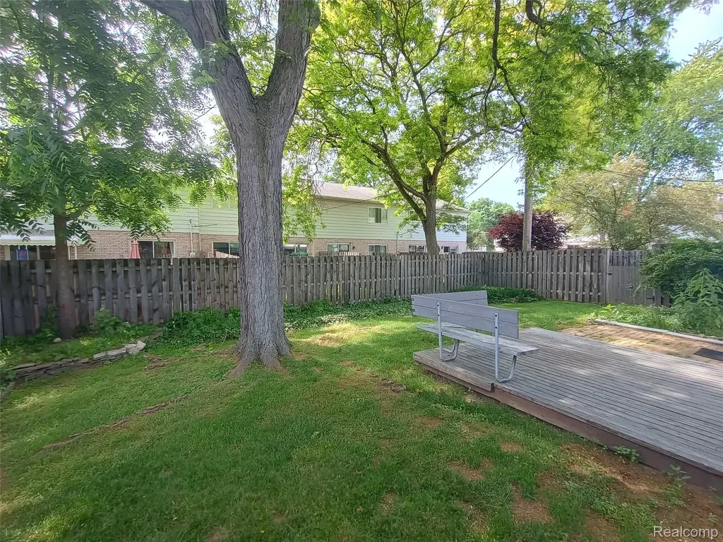 112 Stratford Lane Rochester Hills City MI 48309