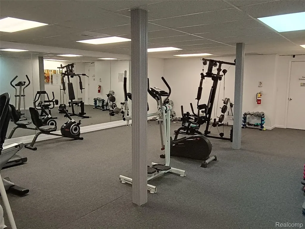 112 Stratford Lane Rochester Hills City MI 48309