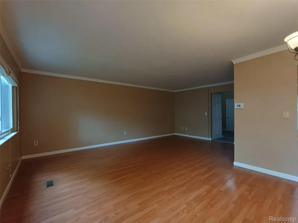112 Stratford Lane Rochester Hills City MI 48309