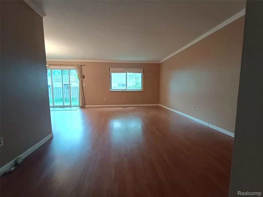 112 Stratford Lane Rochester Hills City MI 48309