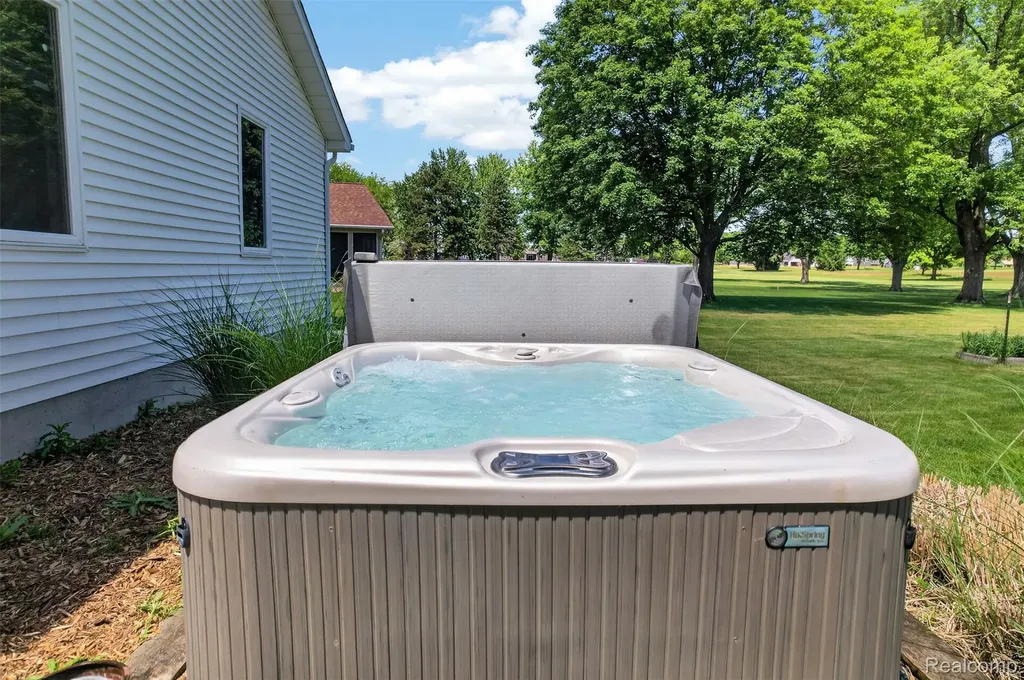 1330 Meadow Green Lane Linden City MI 48451
