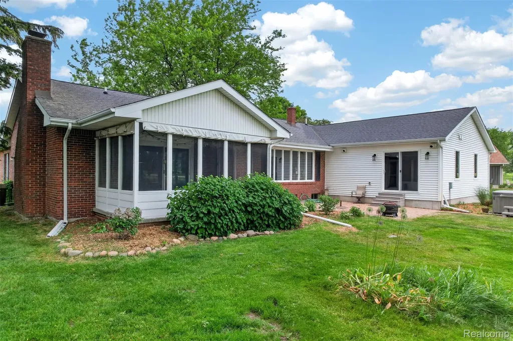 1330 Meadow Green Lane Linden City MI 48451