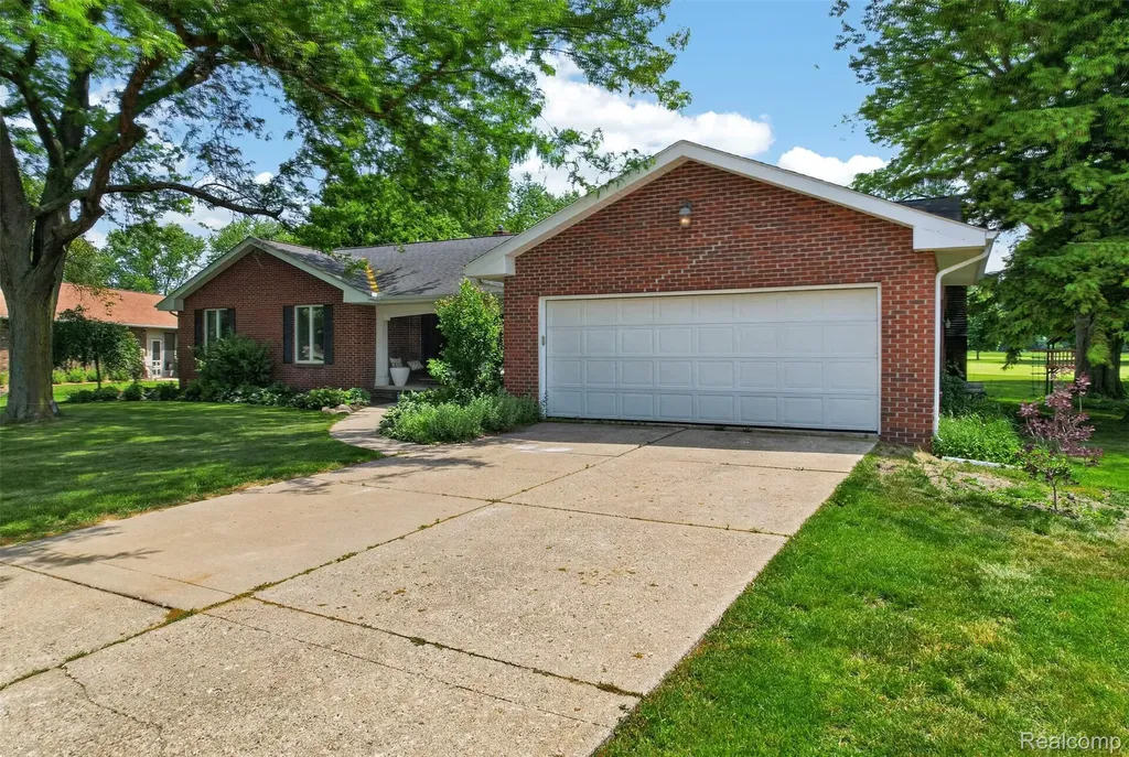 1330 Meadow Green Lane Linden City MI 48451