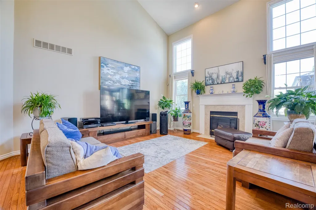 49335 Dominion Court Canton Charter Township MI 48187